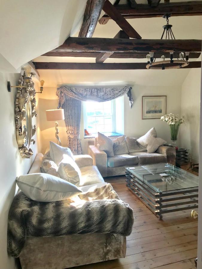 Duke Of Monmouth Penthouse Luxury Apartment, Lyme Regis, 3 Bedroom, Hot Tub, Garden, Dog Friendly 外观 照片